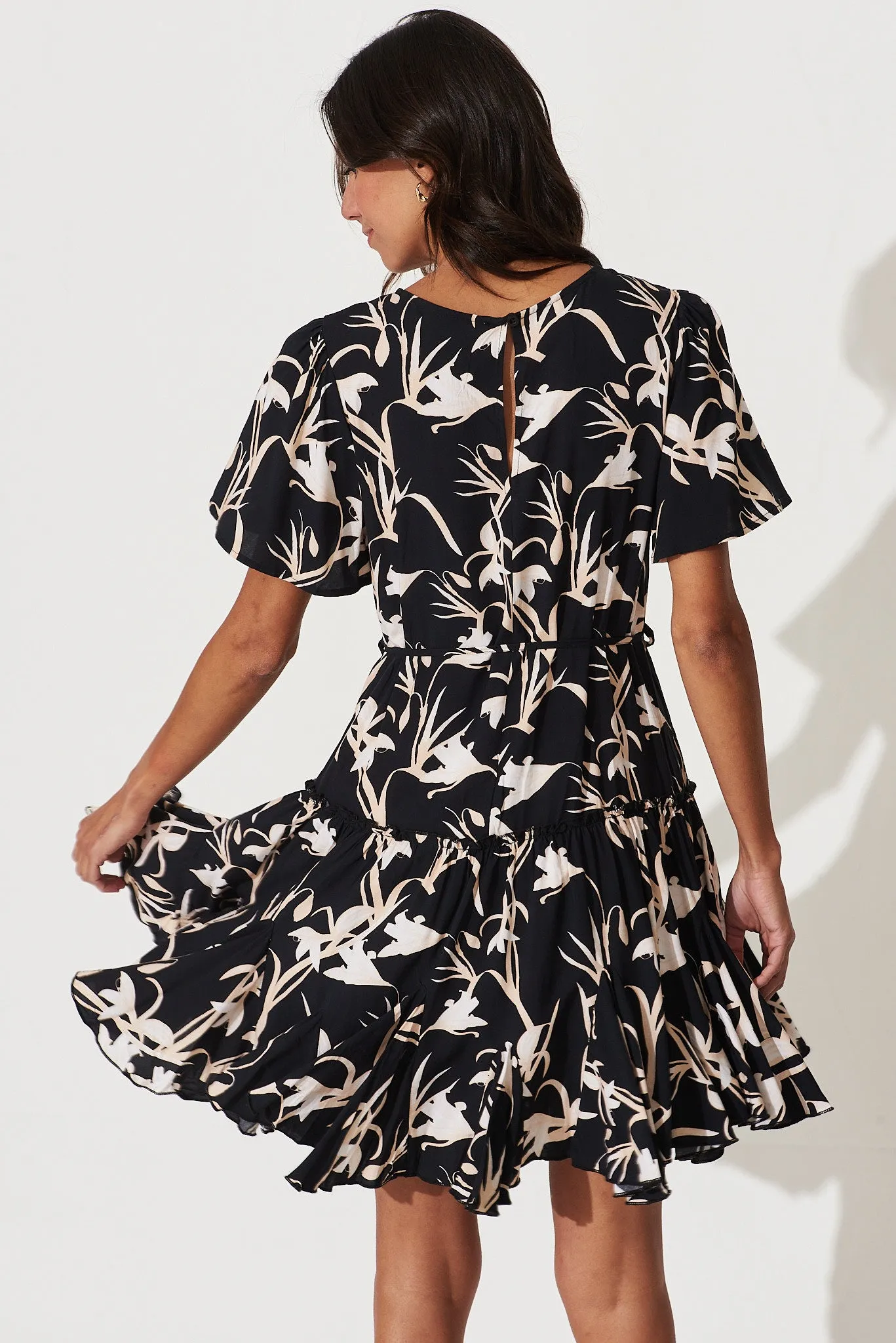 Devora Dress In Black With Beige Leaf Print