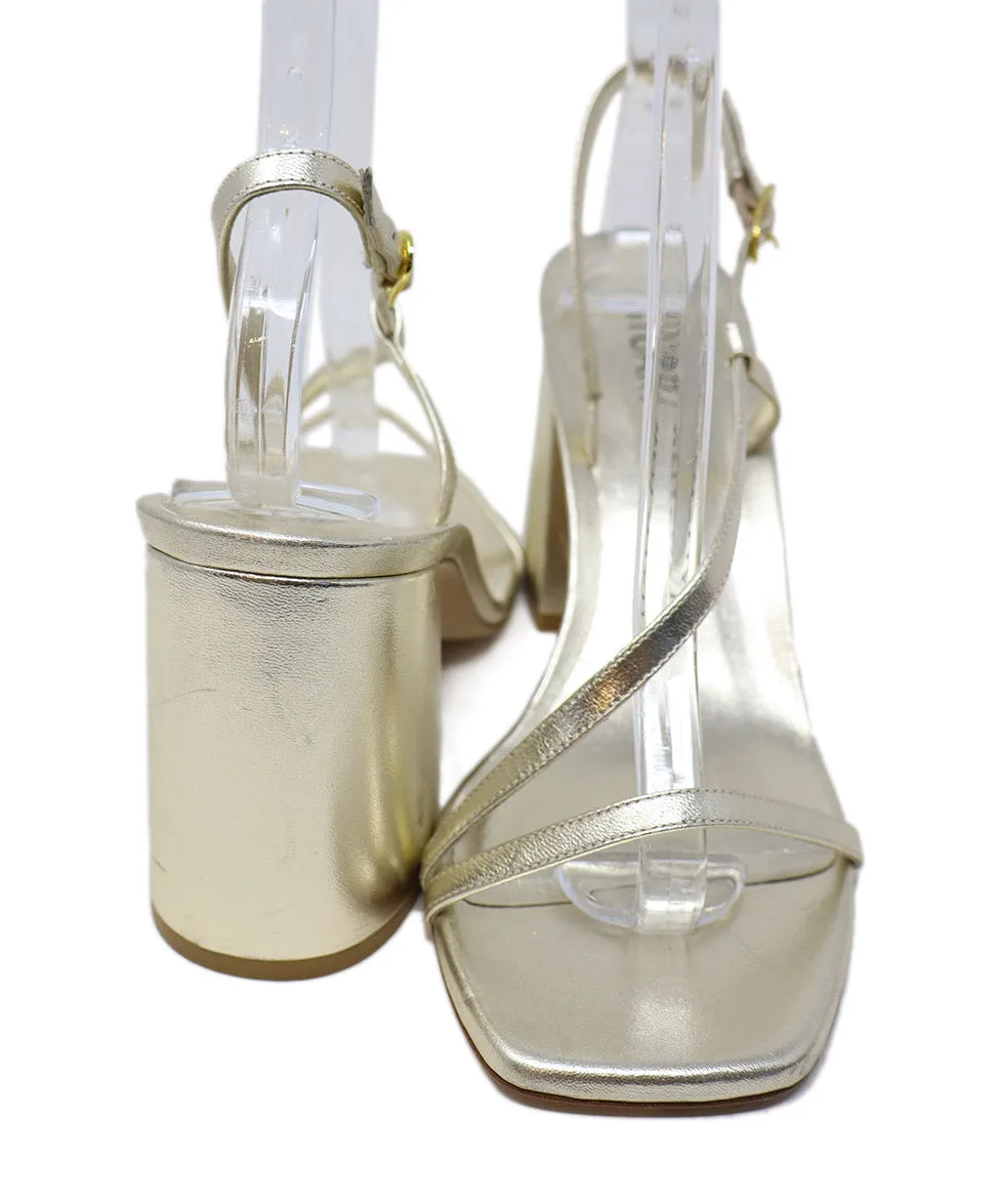Stuart Weitzman Gold Leather Sandals sz 9